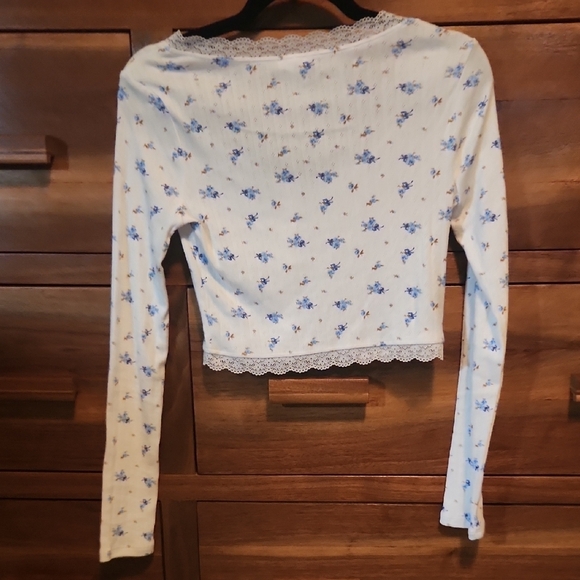Forever 21 Fitted Crop Blouse in White and Blue - Picture 5 of 7